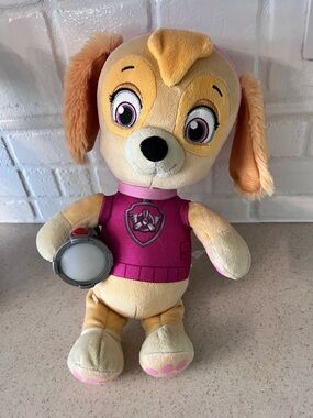 Snuggle Up Talking Skye